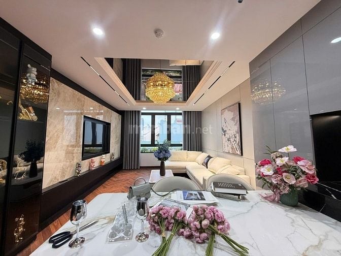 Cần Bán Căn Nhà PLô  Trung Kính Mạc Thái Tổ Yên Hòa  DT 55 M  34,9 TỶ 