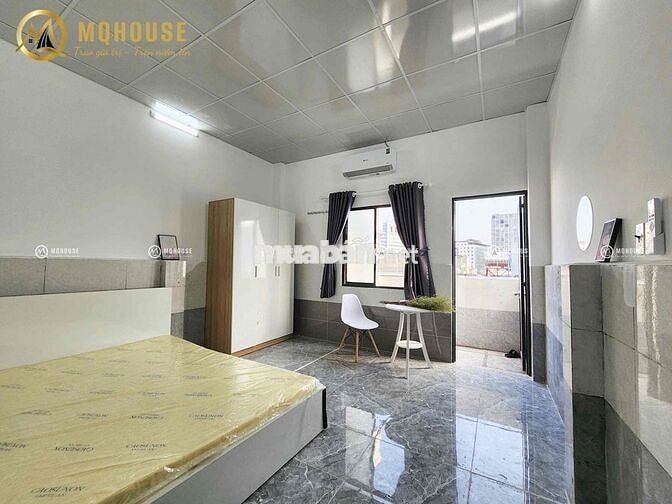 Cho thuê Chdv 2PN ban công, thang máy, full nt, khu Etown tại Tân Bình