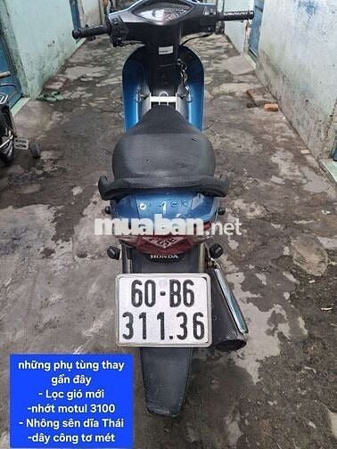 Xe wave alpha, gia đình đi, lợi xăng, dáng xe mới.