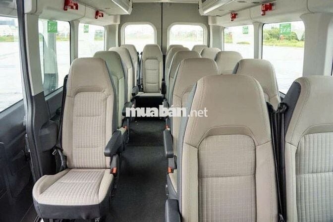 Ford Transit 18c Bạc,trắng giá tốt giao ngay