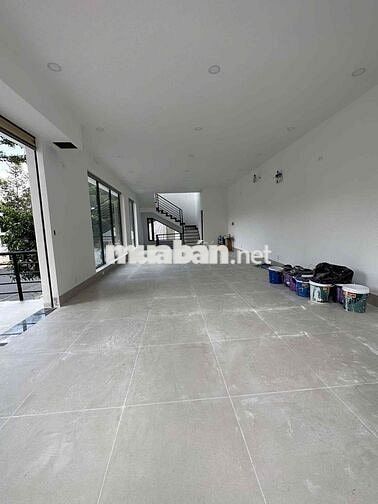 Cho thuê mặt bằng lô góc 2 mặt tiền gần ngay trung tâm vòng xoay HT 3