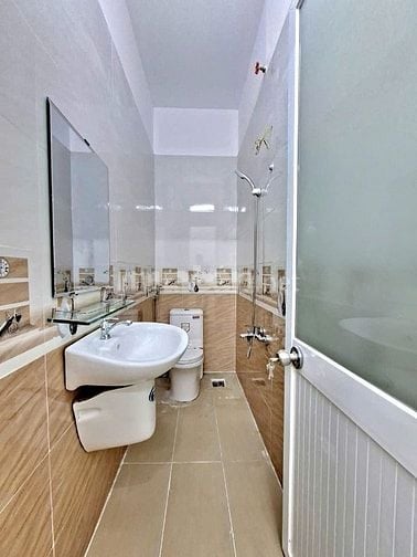 BÁN NHÀ RỘNG ĐẸP MỚI HOÀN THIỆN HẺM 3M