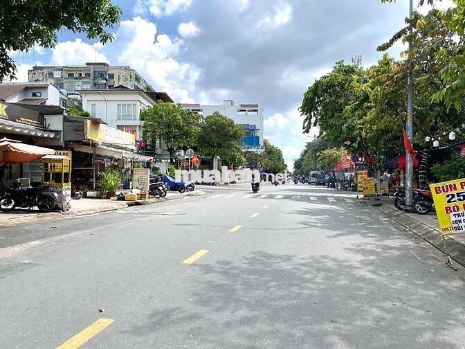 Bán nhà đường Tân Sơn Nhì, hẻm xe hơi 6m thông, 58m2, giá 8,2 tỷ tl