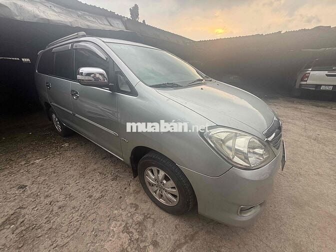 Toyota INNOVA 2009 tự động xe đẹp