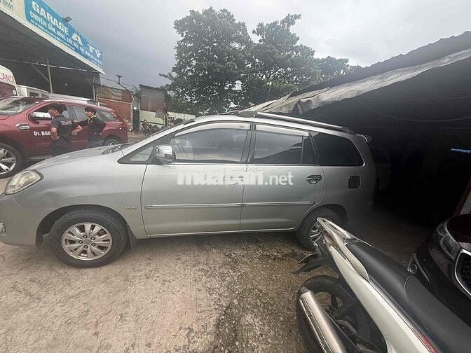 Toyota INNOVA 2009 tự động xe đẹp