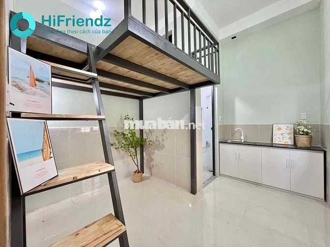 Phòng gác lửng Cửa sổ trời ngay Công Viên Làng Hoa