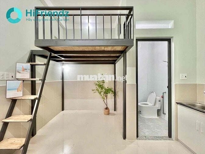 Phòng gác lửng Cửa sổ trời ngay Công Viên Làng Hoa