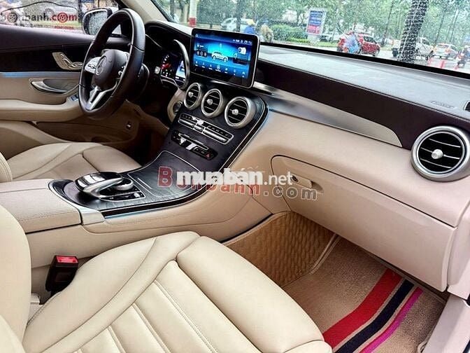 Xe Mercedes Benz GLC 300 4Matic 2019