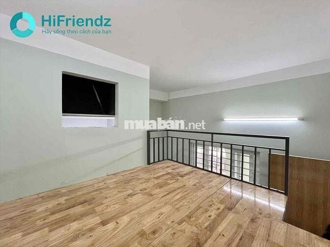 Phòng gác lửng Cửa sổ trời ngay Công Viên Làng Hoa