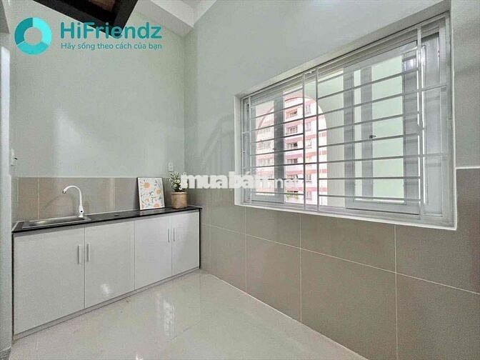 Phòng gác lửng Cửa sổ trời ngay Công Viên Làng Hoa