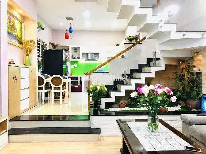 Bán nhà đường Tân Sơn Nhì, hẻm xe hơi 6m thông, 58m2, giá 8,2 tỷ tl