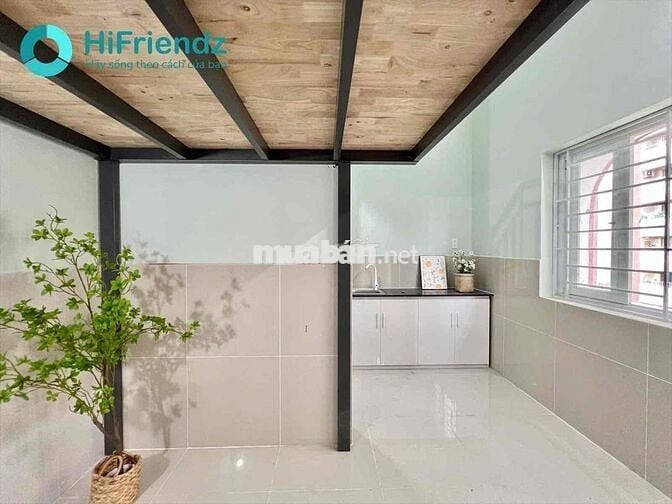 Phòng gác lửng Cửa sổ trời ngay Công Viên Làng Hoa