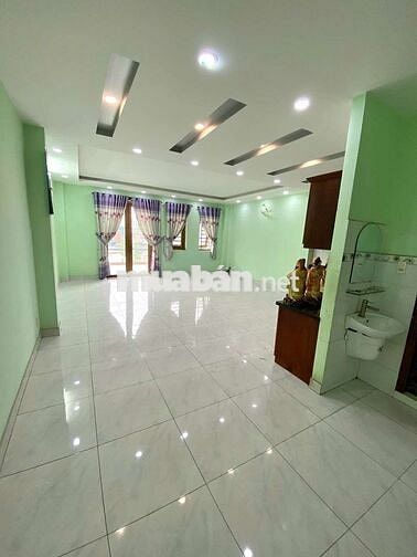 Cho thuê nhà 6 x 20 có 3 lầu 5pn 5wc sân thượng