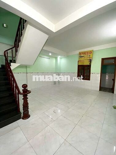 Cho thuê nhà 6 x 20 có 3 lầu 5pn 5wc sân thượng