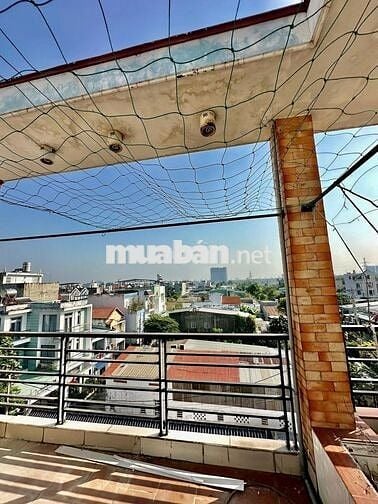 PHÒNG TRỌ BAN CÔNG SIÊU TO SIÊU THOÁNG GẦN TRƯỜNG NTT