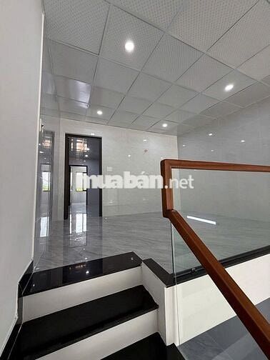 NHÀ GÁC ĐÚC MẶT TIỀN TRƯỜNG CHINH