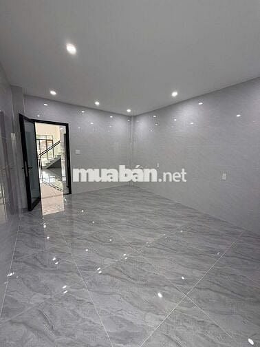 NHÀ GÁC ĐÚC MẶT TIỀN TRƯỜNG CHINH