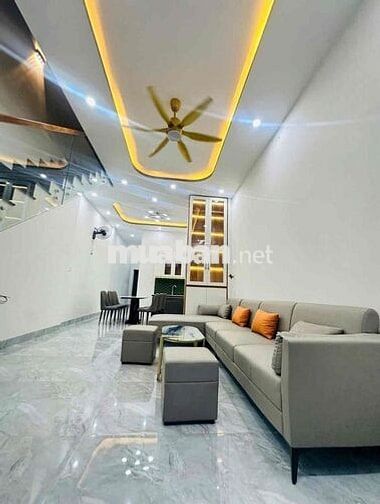 BÁN GẤP NHÀ TÂN UYÊN, SÁT CHỢ TÂN HIỆP 1ty7 CÓ NỘI THẤT