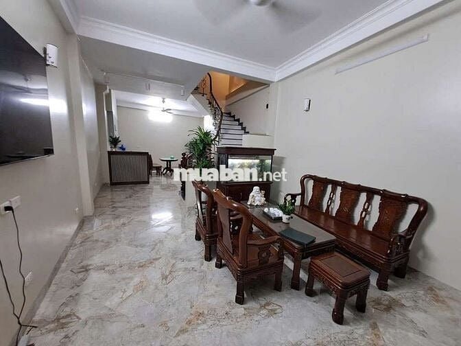 Bán nhà dân xây Ngọc Lâm, gần Phố, DT 58m2, 4 tầng, giá chỉ 12 tỷ