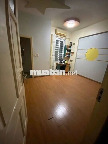 Cho thuê nhà phân lô ngõ 23 phố Đỗ Quang, Dt 52m x 5 tầng đường 8m