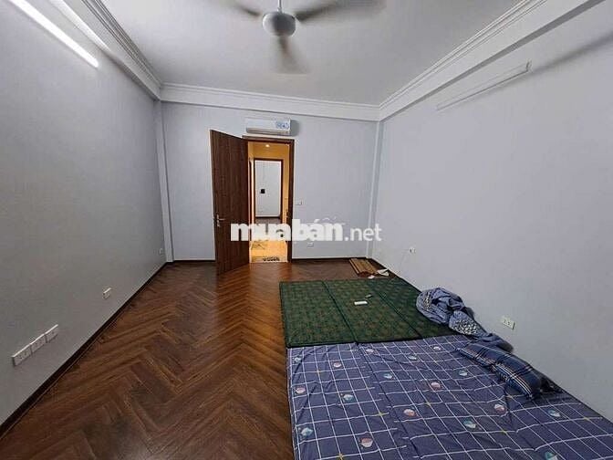 Bán nhà dân xây Ngọc Lâm, gần Phố, DT 58m2, 4 tầng, giá chỉ 12 tỷ