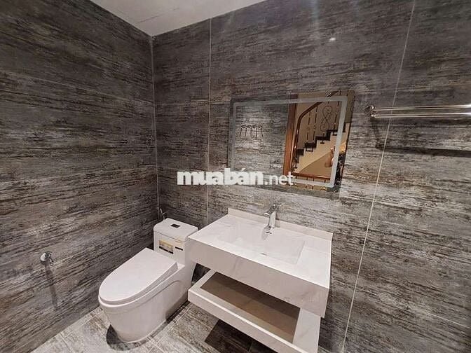 Bán nhà dân xây Ngọc Lâm, gần Phố, DT 58m2, 4 tầng, giá chỉ 12 tỷ