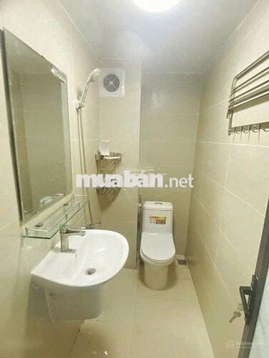 Cho thuê nhà phân lô ngõ 23 phố Đỗ Quang, Dt 52m x 5 tầng đường 8m