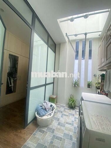 Nhà Ngọc Lâm Long Biên 56m2,Giá 9,7 tỷ, Nhà Siêu Đẹp.