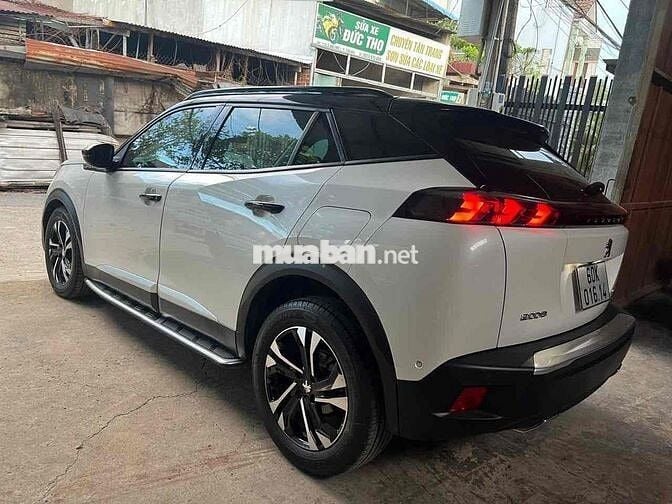 Peugeot 2008 2021 GT Line 1.2 AT - 23000 km