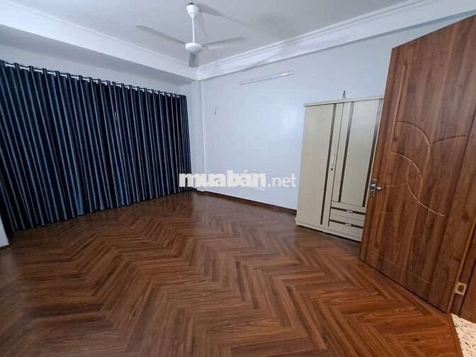 Bán nhà dân xây Ngọc Lâm, gần Phố, DT 58m2, 4 tầng, giá chỉ 12 tỷ