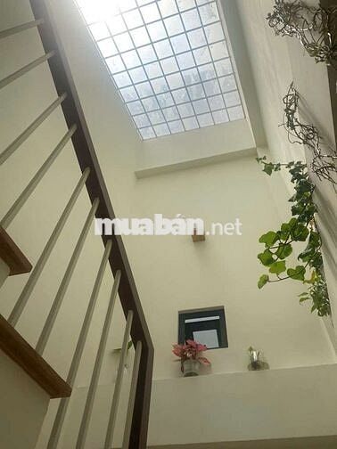 Nhà Ngọc Lâm Long Biên 56m2,Giá 9,7 tỷ, Nhà Siêu Đẹp.