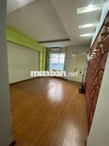 Cho thuê nhà phân lô ngõ 23 phố Đỗ Quang, Dt 52m x 5 tầng đường 8m