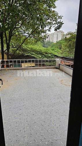 Cho thuê nhà ngõ 110 Trung Kính, DT 92m2 x 5 Tầng, Mặt tiền 4.5m, 9P