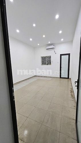 Cho thuê nhà ngõ 110 Trung Kính, DT 92m2 x 5 Tầng, Mặt tiền 4.5m, 9P