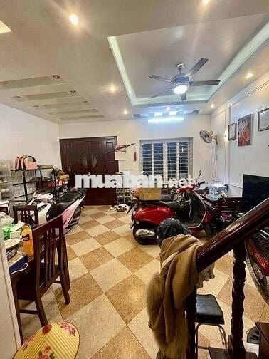 Bán nhà Nguyễn Văn Cừ, Lô Góc, Nhà Dân Xây, Mặt Tiền Rộng.