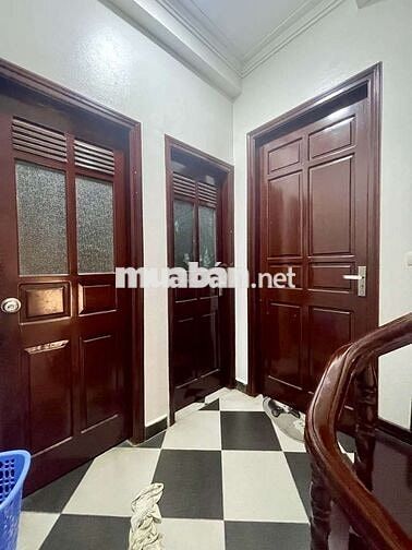 Bán nhà Nguyễn Văn Cừ, Lô Góc, Nhà Dân Xây, Mặt Tiền Rộng.