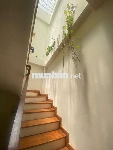 Nhà Ngọc Lâm Long Biên 56m2,Giá 9,7 tỷ, Nhà Siêu Đẹp.