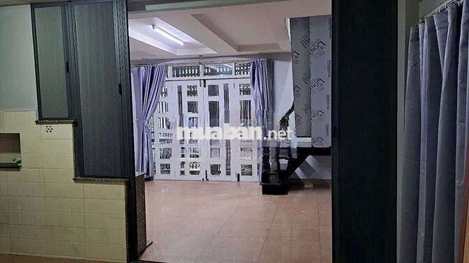 Cho thuê nhà nguyên căn.Đường Cách Mạng Tháng Tám.Phường 15 Q.10