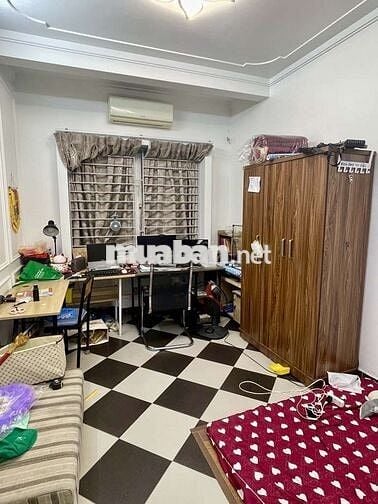 Bán nhà Nguyễn Văn Cừ, Lô Góc, Nhà Dân Xây, Mặt Tiền Rộng.