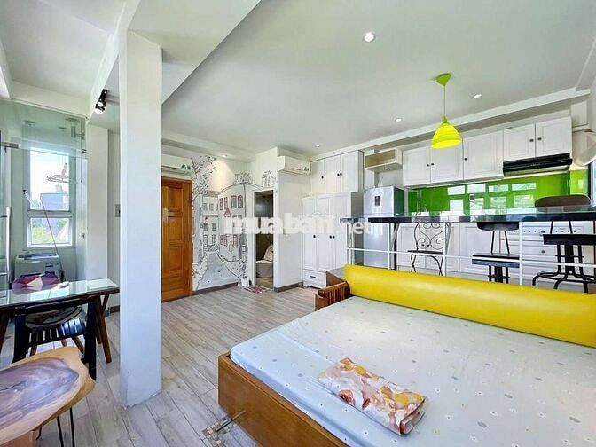 Căn hộ trung tâm ~55m2 cửa sổ trời điện nước nhà nước gần cầu Bason