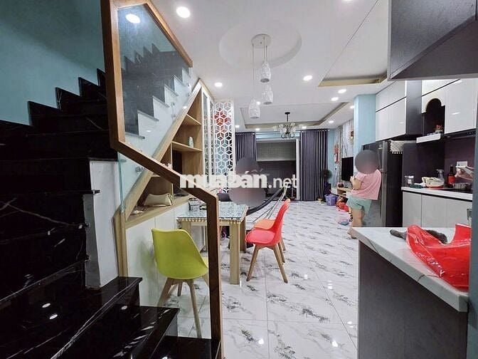 BÁN NHÀ ĐẸP PHƯỜNG PHÚ THUẬN QUẬN 7