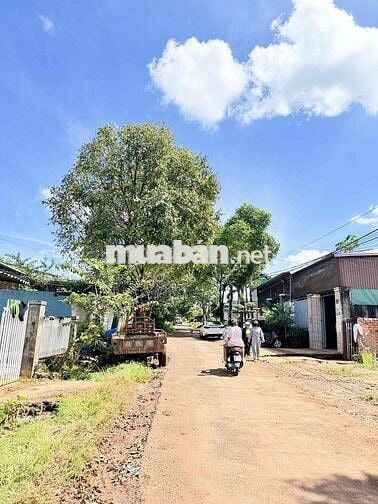 MẶT TIỀN KINH DOANH GÓC 2MT ĐƯỜNG NHỰA A1 THÔN 4 CƯEBUR PHƯỜNG BMT