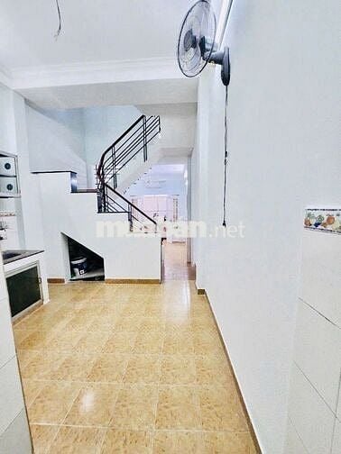 NHÀ ĐẸP Q4 - 40m2 - 3 LẦU ĐÚC - 4PN- KO QH- CHỈ 4.2 TỶ