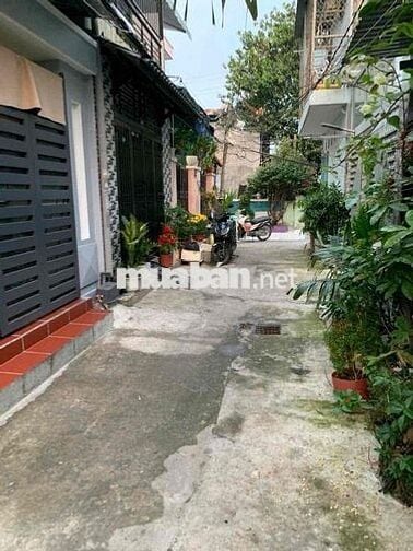 Nhà Bán . Cách bến xe Q8 .2 cây số .DT 4x16 .1 lầu sân thượng