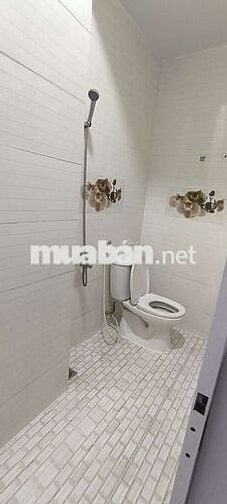 Nhà thuê mới đẹp,gần đh luật,Vạn Phúc city