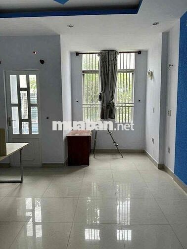 Cho thuê nhà gần Gò Dưa,/Ngô Chí Quốc,p.Bình Chiểu 3 tầng giá 10tr