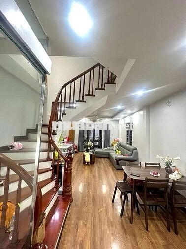 Bán nhà Đống Đa – 40m², mt 4m, 5 tầng mới đẹp – ô tô tránh – 3 thoáng