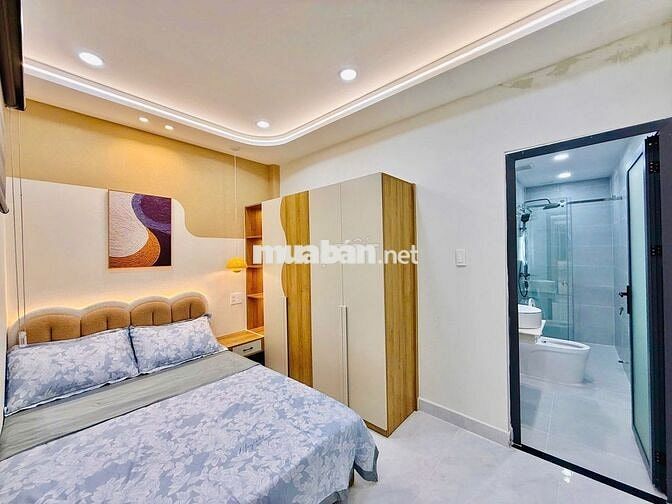 Ngay ngã tư Hàng Xanh! Bán nhà 3 tầng (4x12m) mới cứng HXH bàn cờ