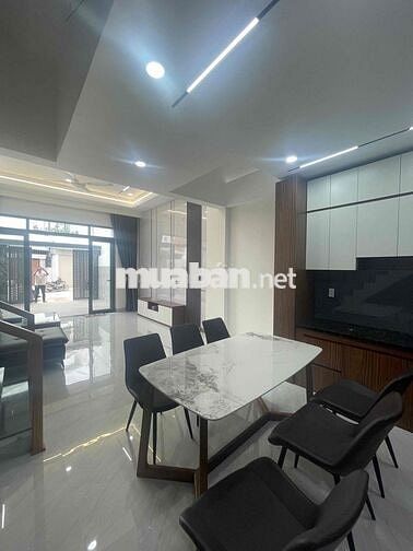 nhà 2lầu 1trệt sổ riêng hoàn công giá rẻ gần chợ hoá an.