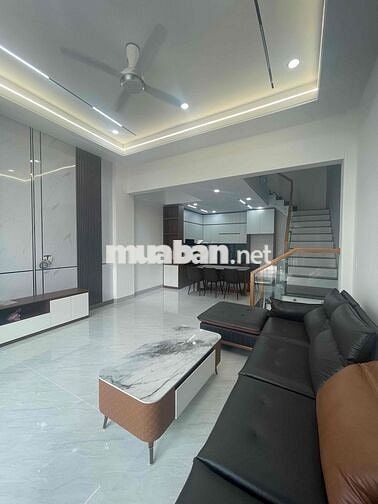 nhà 2lầu 1trệt sổ riêng hoàn công giá rẻ gần chợ hoá an.